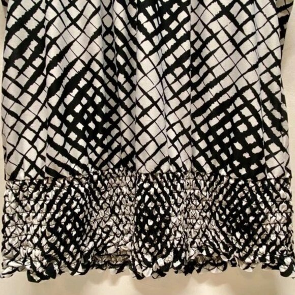 Essentials by Milano Career Tank Women's Large Black White Mock Neck Smocked Hem - Picture 3 of 9